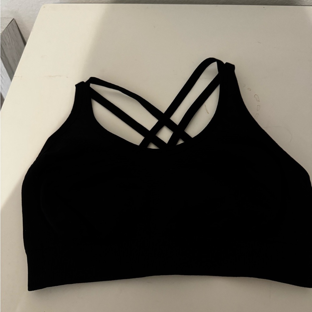 black sports bra